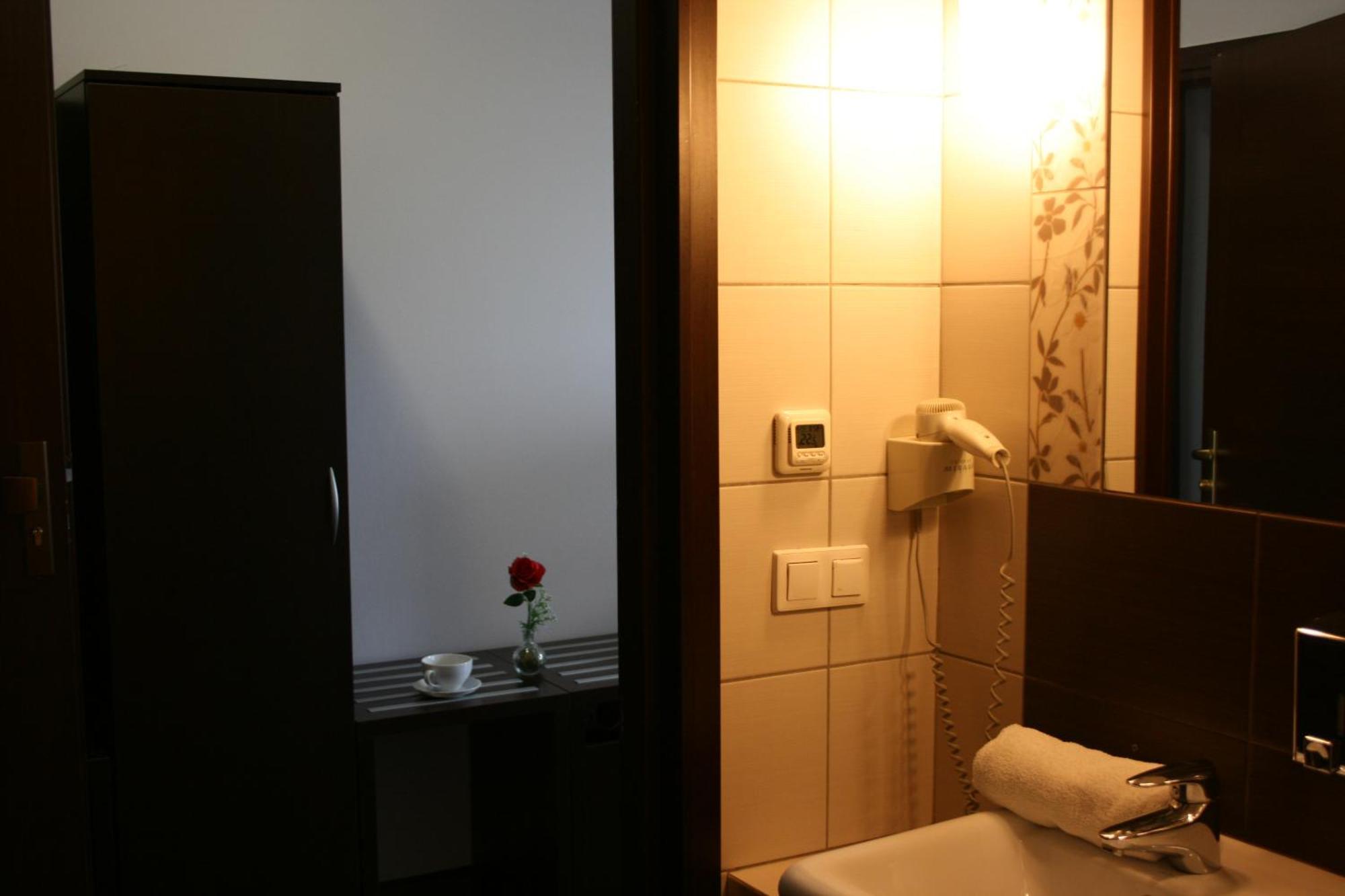 Hotel Junior 2 Kraków Eksteriør billede